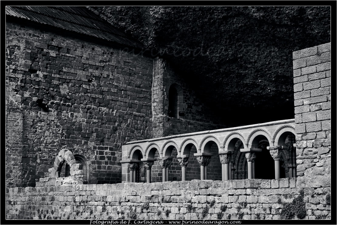 IGLESIA DE SAN JÙAN DE LA PEÑA
